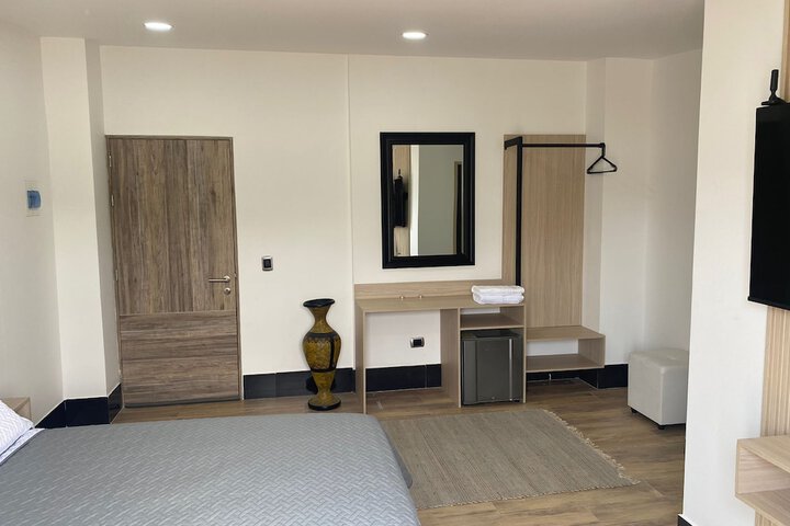 Room 10 of 26