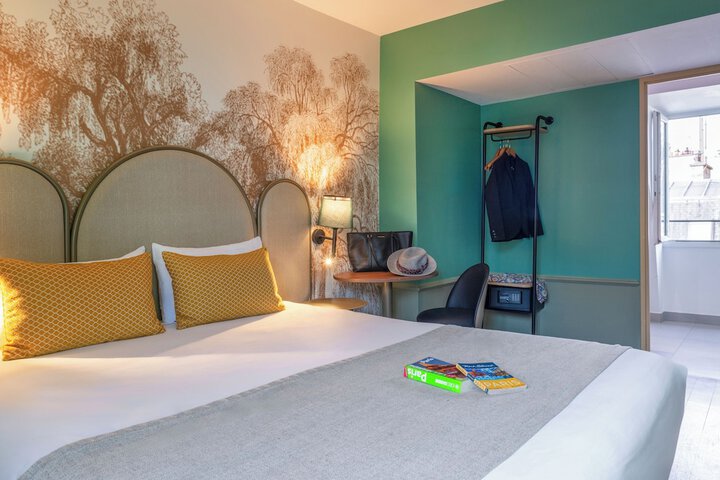 Room 2 of 30