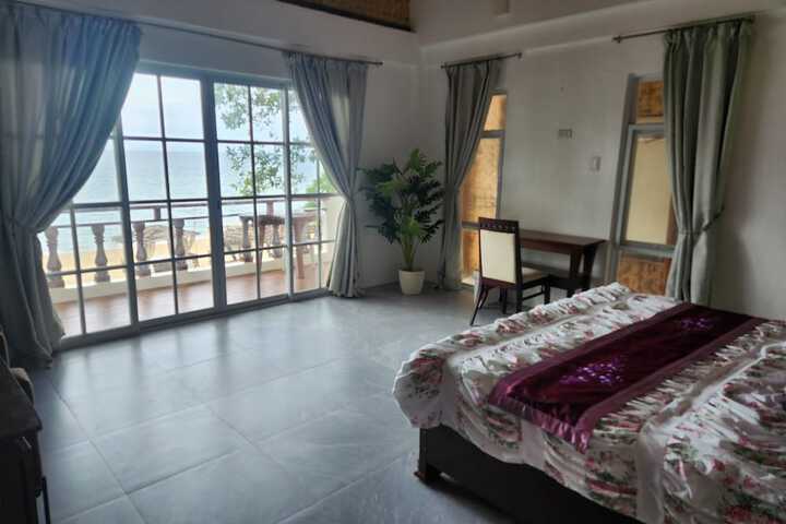 Room 35 of 71