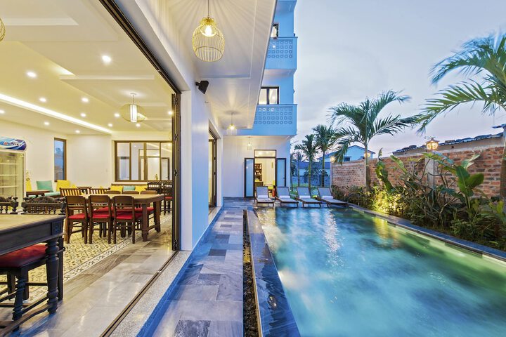 Pool 60 of 72