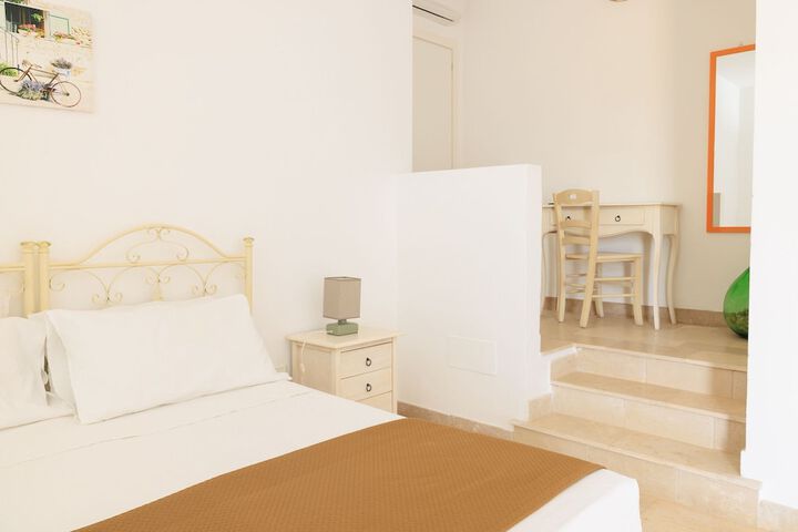 Room 5 of 80