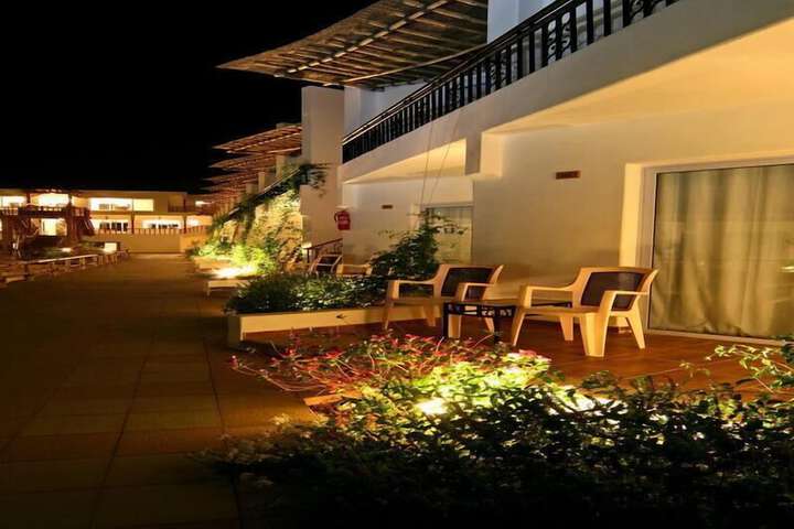 Hotel Exterior 17 of 19