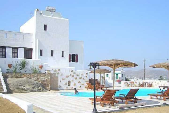 Hotel Pool