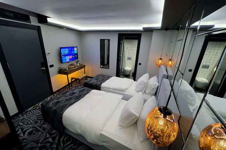 Room 10 of 47