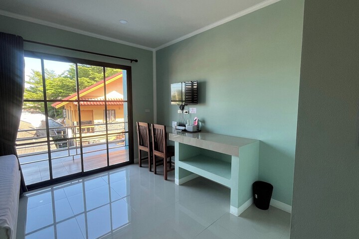 Room 6 of 43