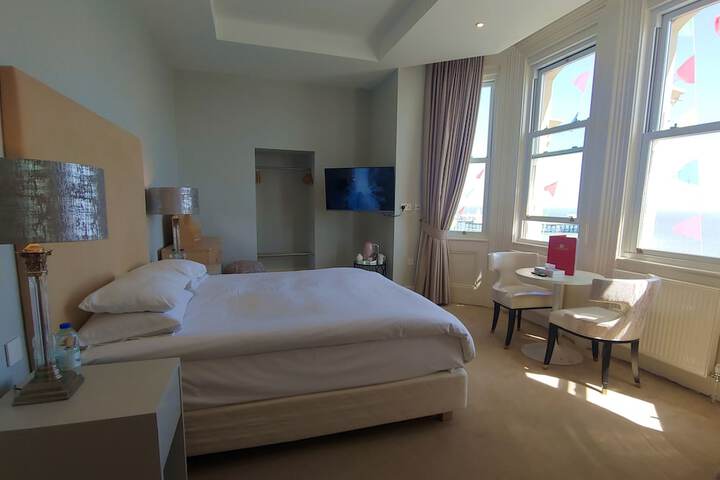 Room 25 of 112