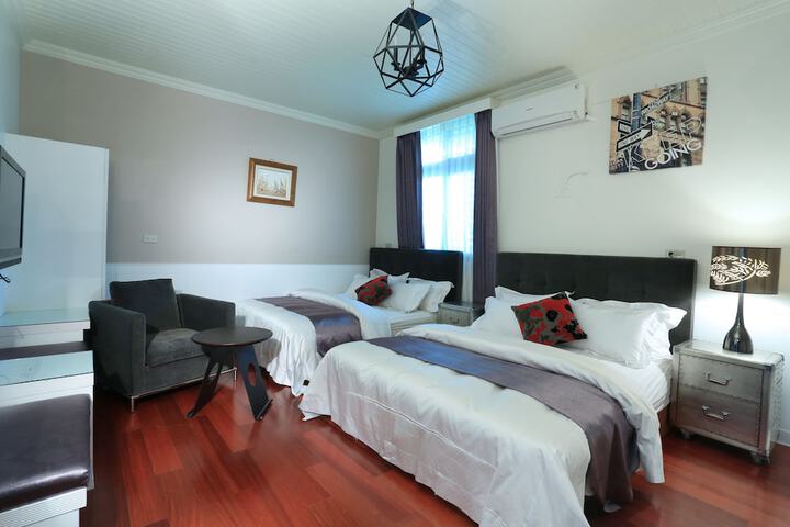 Room 7 of 24