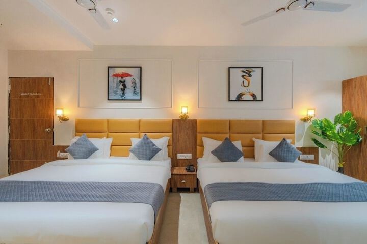Room 9 of 35