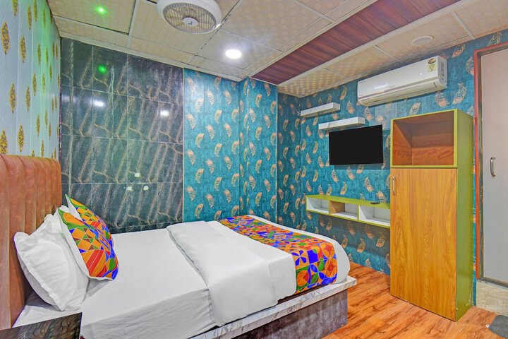 Room 16 of 26