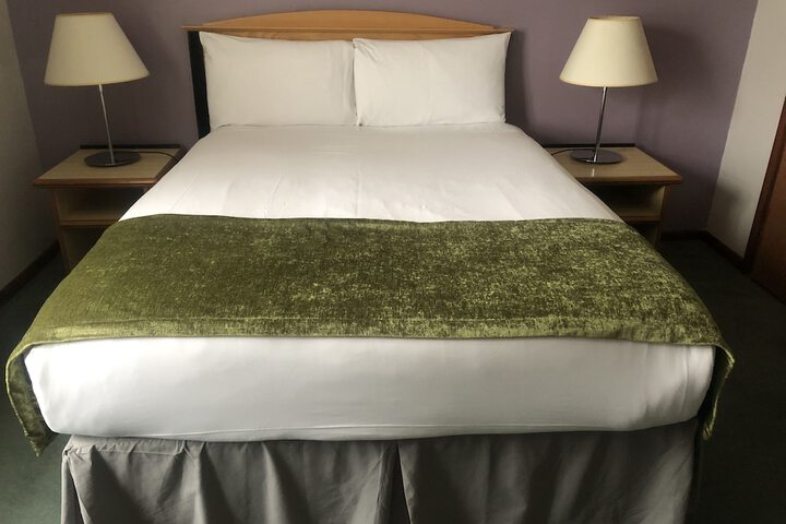 Room 11 of 38