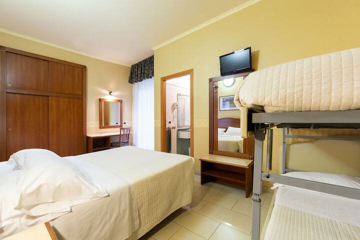 Room 21 of 61