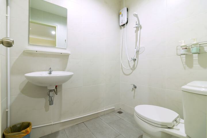 Room 13 of 20