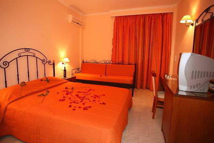 Room 4 of 5