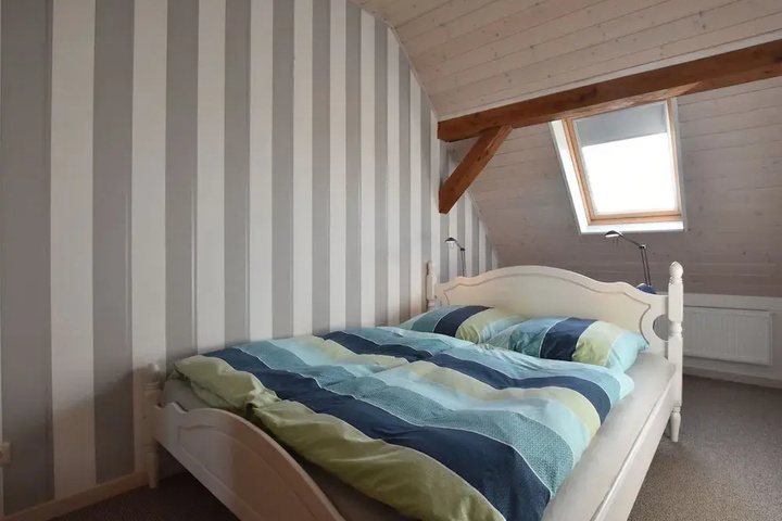 Room 2 of 19
