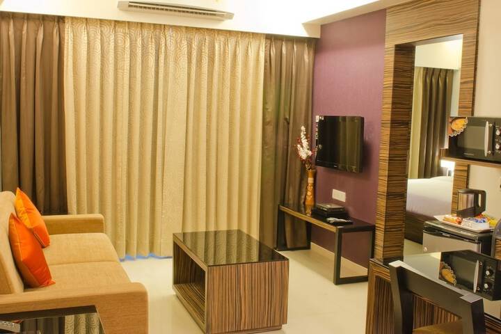 Room 9 of 25