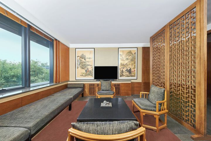 Room 56 of 77