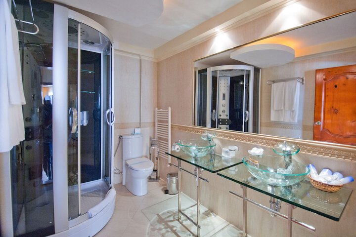 Bathroom Interior Photo