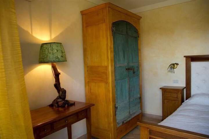 Room 12 of 73