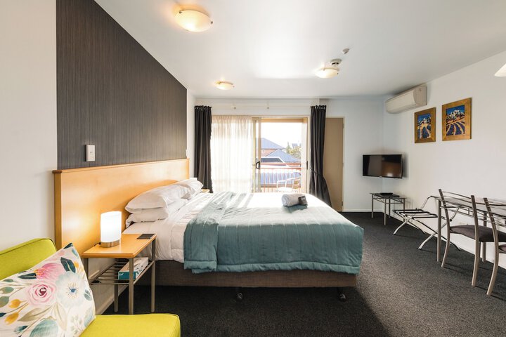 Room 55 of 80