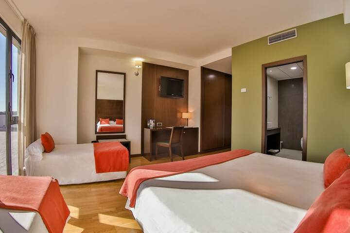 Room 14 of 75