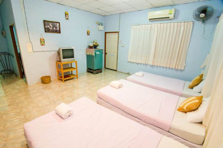 Room 9 of 29