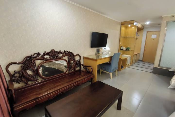 Room 27 of 55