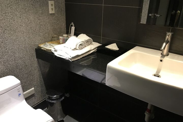 Room 54 of 106