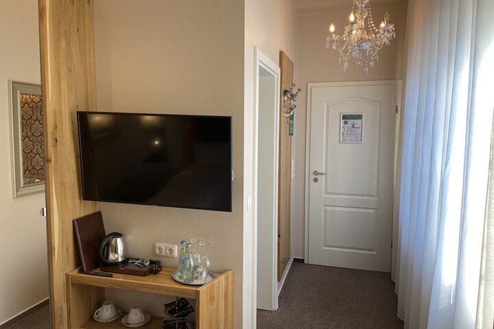 Room 27 of 70