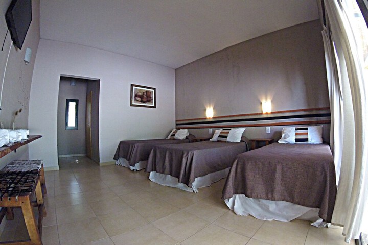 Room 4 of 33