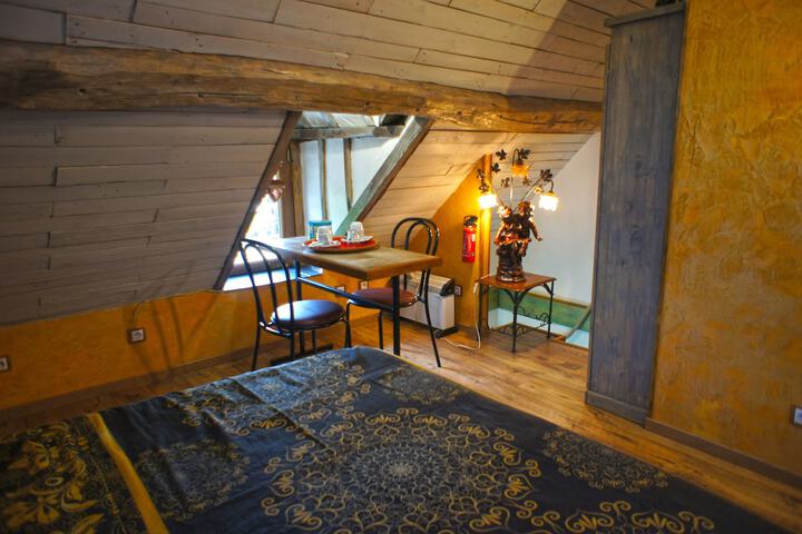 Room 16 of 34
