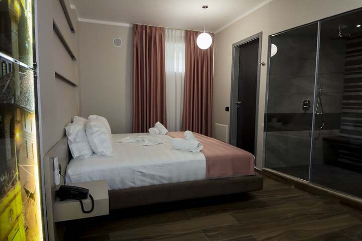 Room 42 of 121