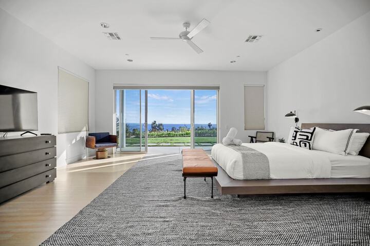 Room 4 of 57