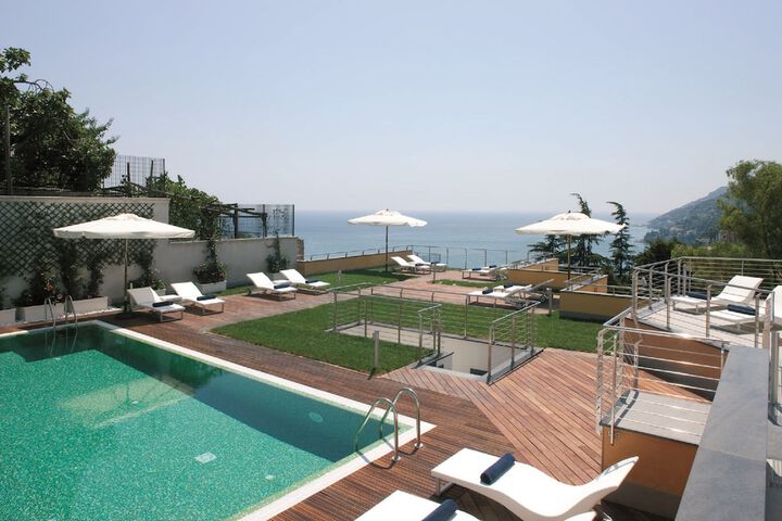 Pools & Facilities