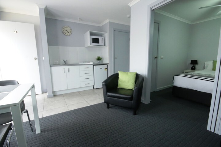 Room 5 of 33
