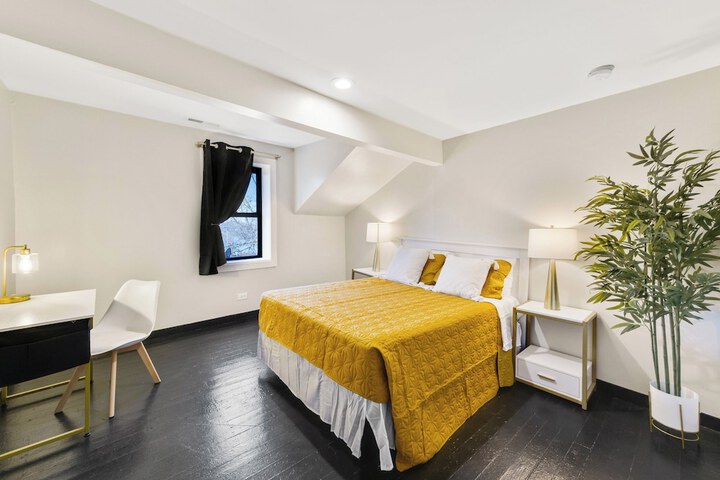 Room 14 of 30