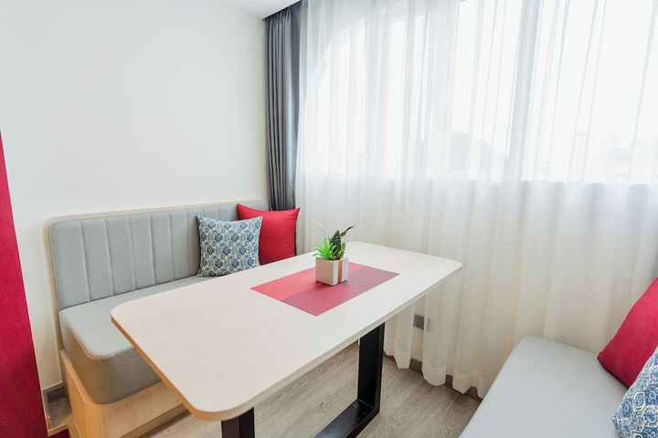 Room 136 of 190