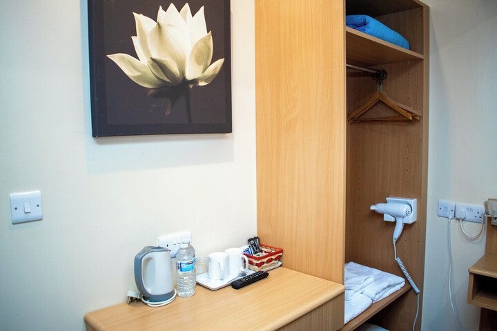 Room 51 of 157
