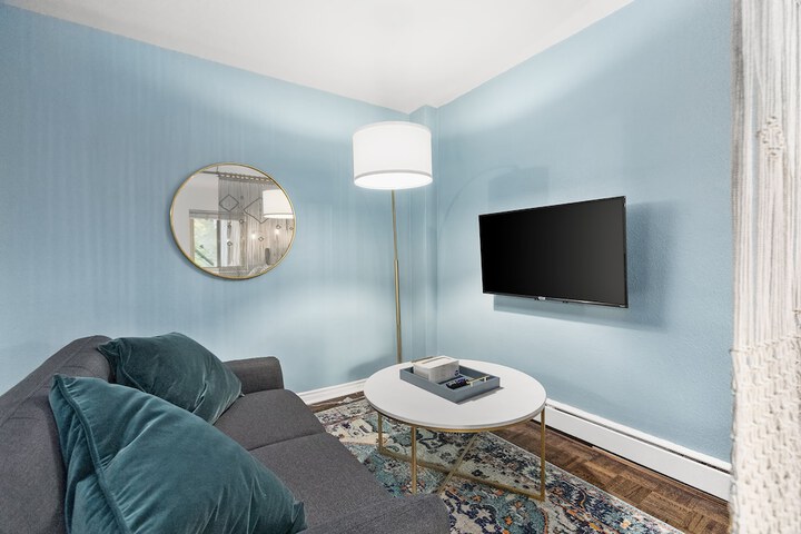 Room 5 of 13