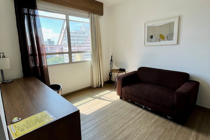 Room 9 of 30