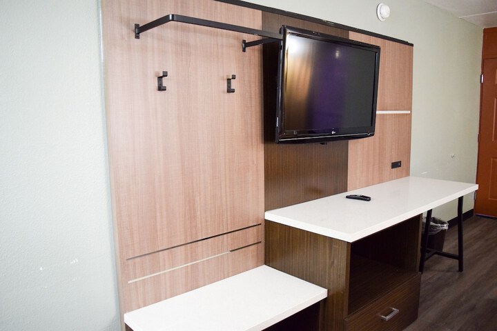 2 Double Beds (3 of 13)