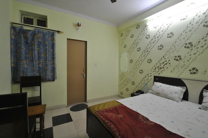 Room 7 of 31