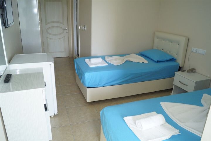 Room 5 of 32