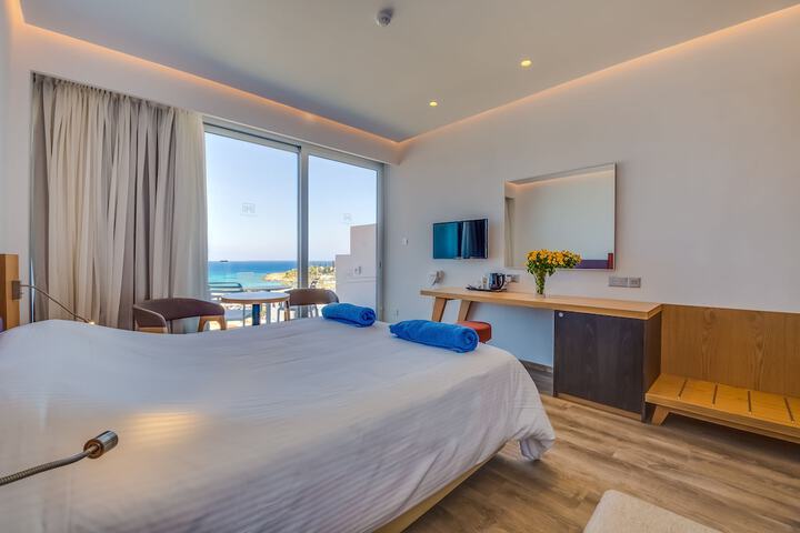 Room 4 of 44