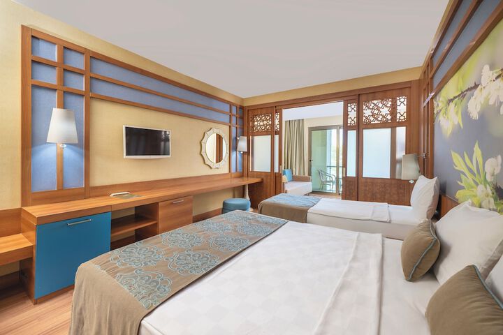 Room 53 of 176