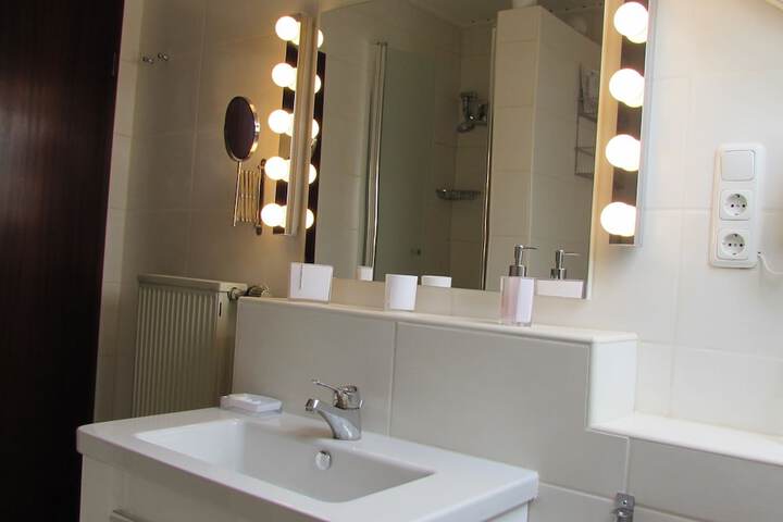 Room 14 of 21