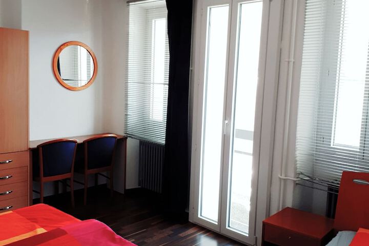 Room 30 of 116
