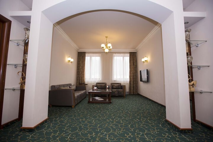Room 17 of 141
