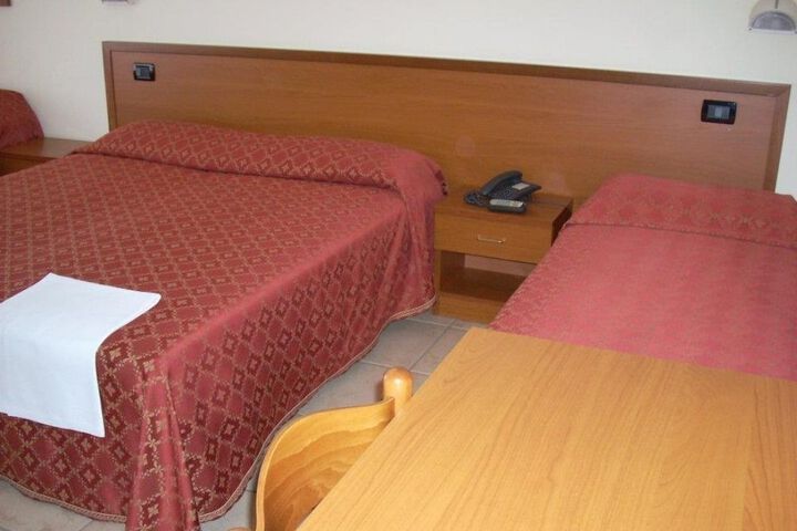 Room 6 of 45