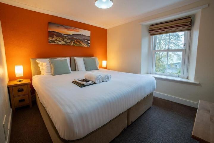 Room 6 of 27