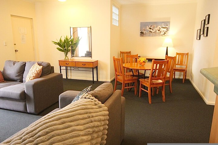 Room 4 of 37